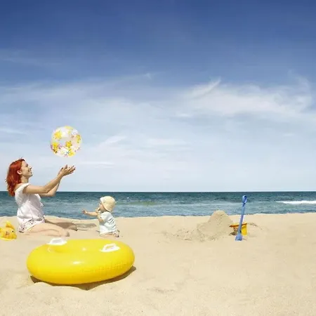 At The Golf Course F 23 E * Fehmarn